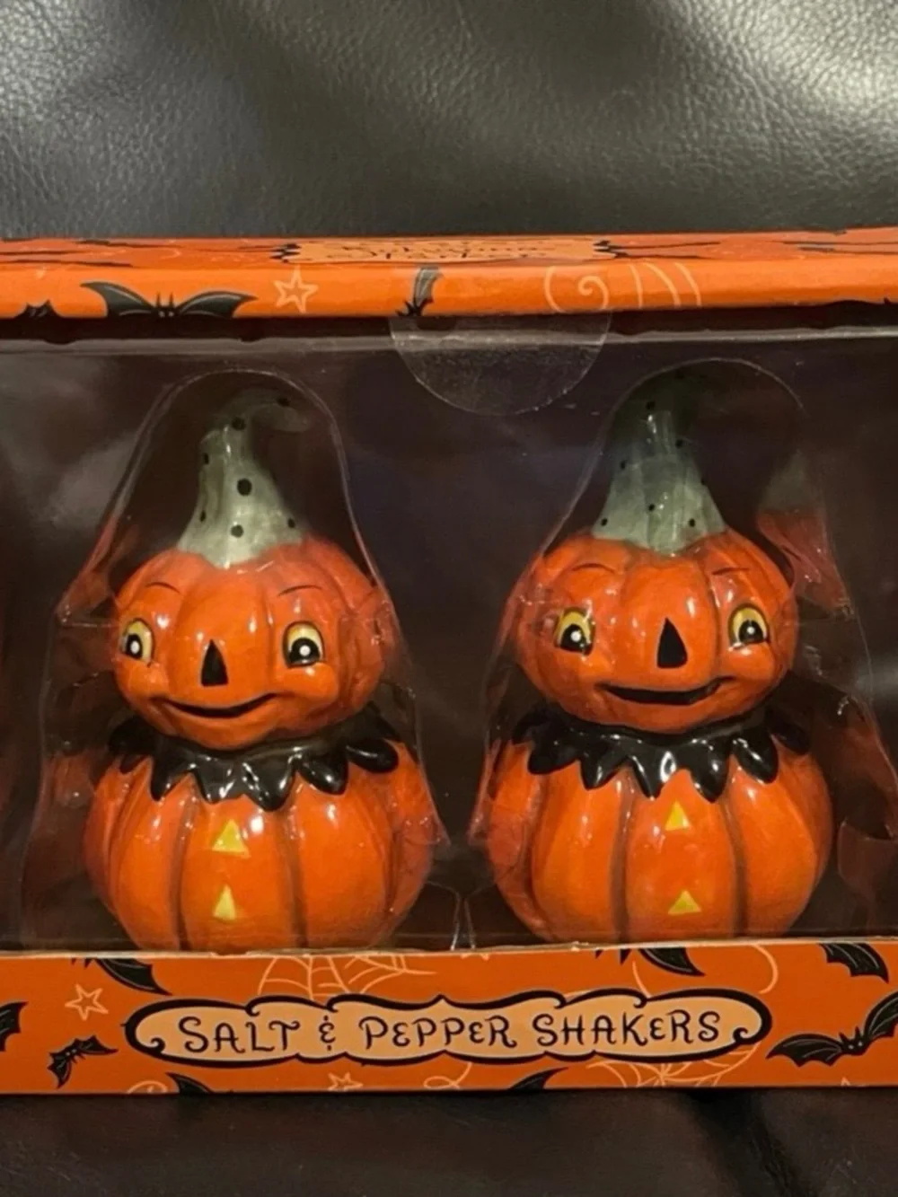 Halloween Johanna Parker Salt and Pepper Shakers Pumpkins